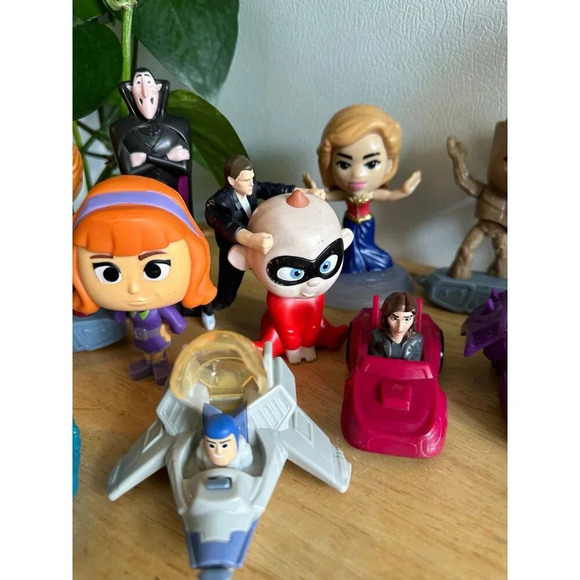 Lot of Fast Food chain Plastic Kid’s Toys - Picture 3 of 10